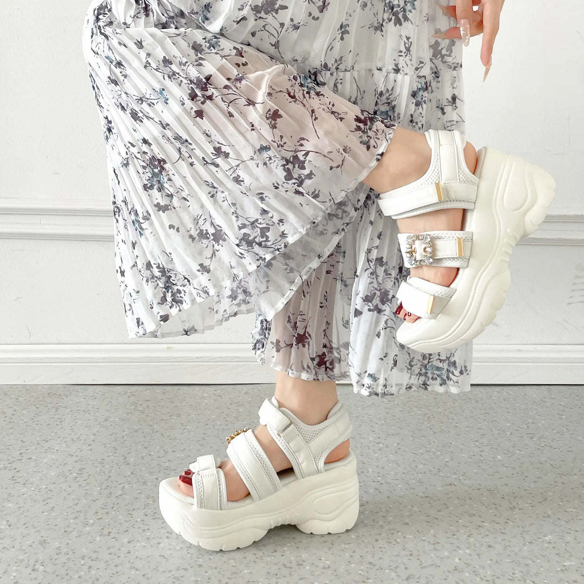 Shoes in Closet +9.0cm 超軽量 厚底 ビジューバックル サンダル 5989 ホワイト SIC-5989_WHT