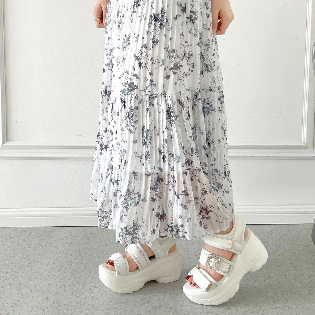 Shoes in Closet +9.0cm 超軽量 厚底 ビジューバックル サンダル 5989 ホワイト SIC-5989_WHT