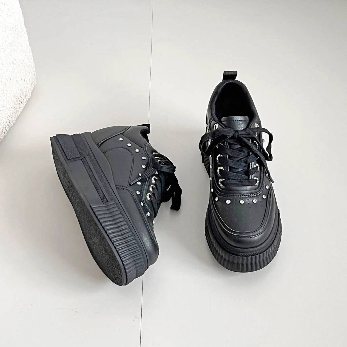 Shoes in Closet 厚底 インヒール入り ビジューパーツ スニーカー 6434 ブラック SIC-6434_BLK