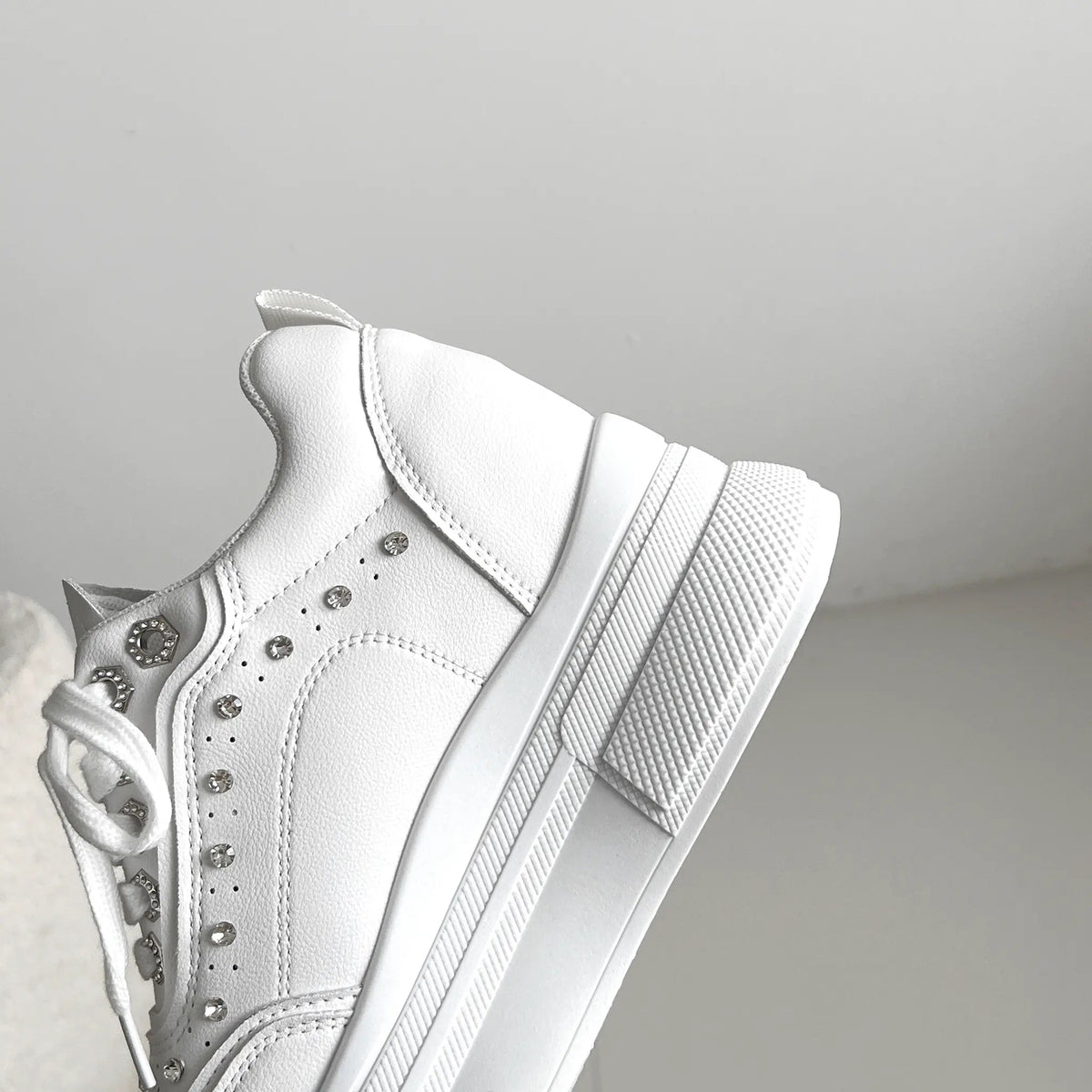 Shoes in Closet 厚底 インヒール入り ビジューパーツ スニーカー 6434 ブラック SIC-6434_BLK
