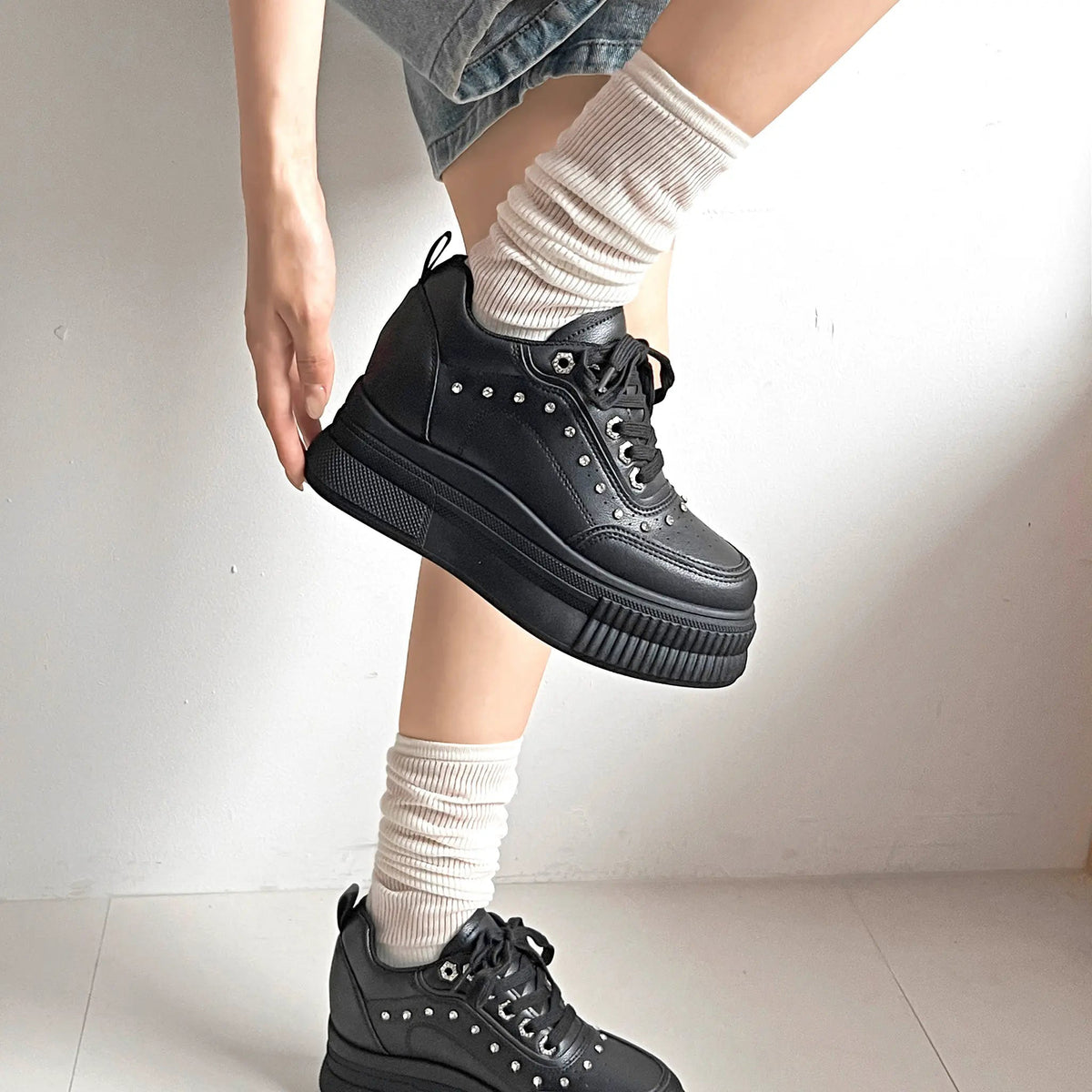 Shoes in Closet 厚底 インヒール入り ビジューパーツ スニーカー 6434 ブラック SIC-6434_BLK