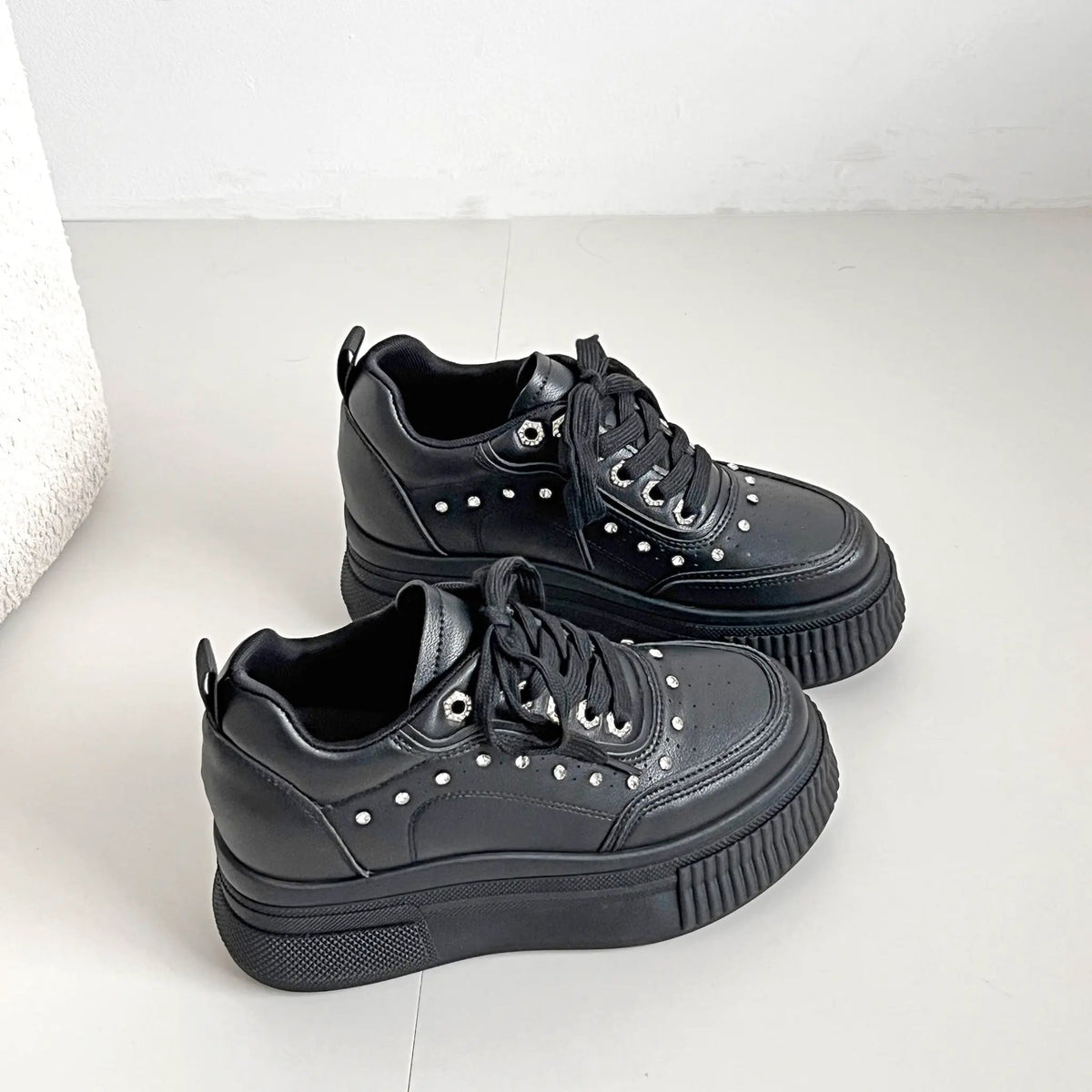 Shoes in Closet 厚底 インヒール入り ビジューパーツ スニーカー 6434 ブラック SIC-6434_BLK