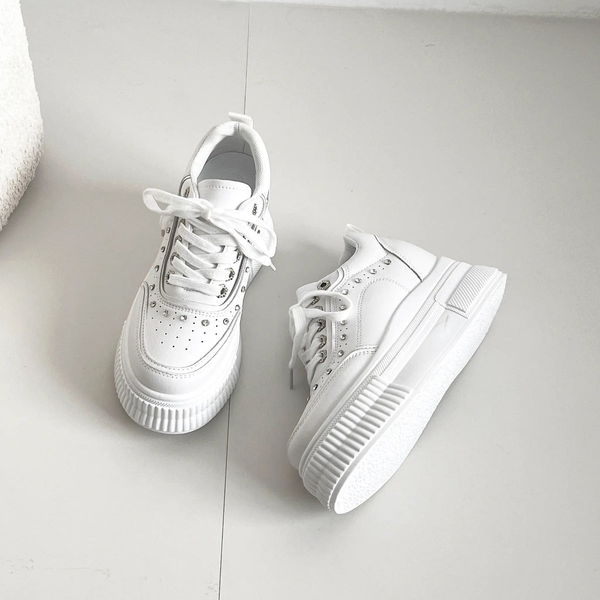 Shoes in Closet 厚底 インヒール入り ビジューパーツ スニーカー 6434 ホワイト SIC-6434_WHT