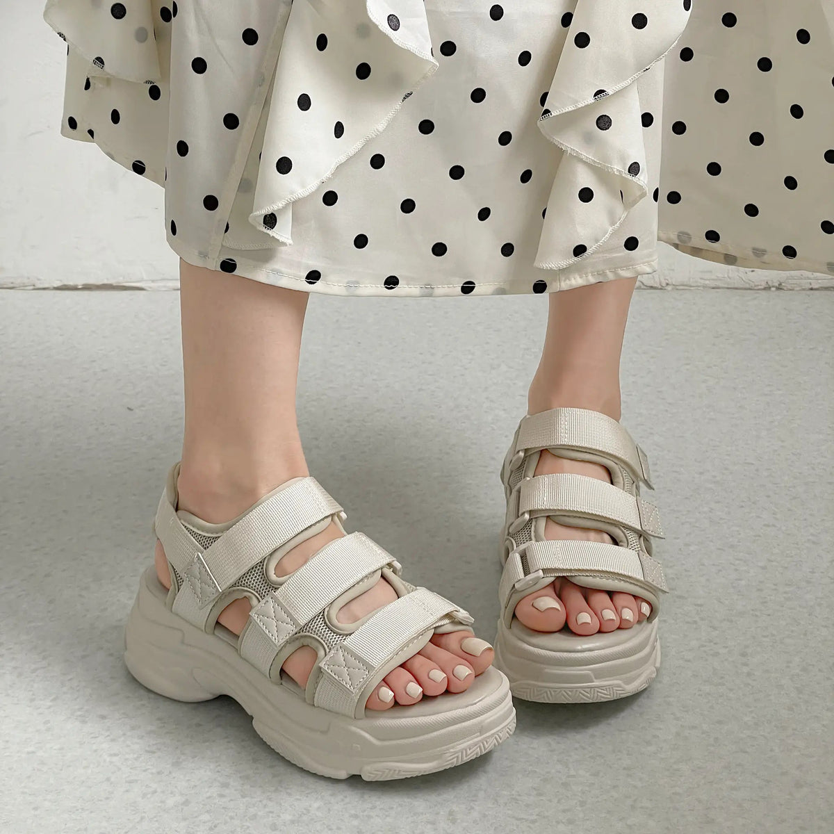 Shoes in Closet +6.0cm 軽量 厚底 クッションソール 3本ベルト シンプル スポーツ サンダル 7485 アイボリー SIC-7485_IV