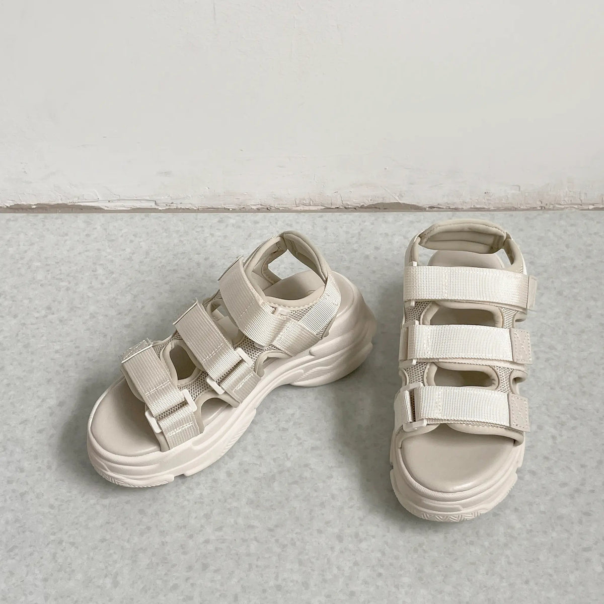 Shoes in Closet +6.0cm 軽量 厚底 クッションソール 3本ベルト シンプル スポーツ サンダル 7485 アイボリー SIC-7485_IV